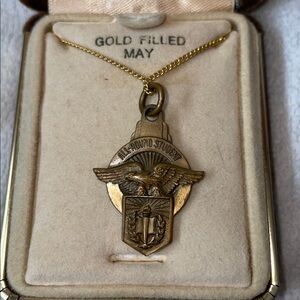 Vintage Jewelmont Gold Filled Pendant Necklace. 16”